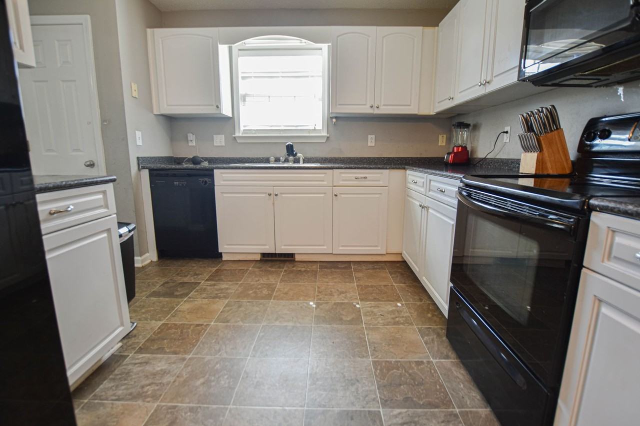 1660 Cedar Springs Ct - Photo 7 of 16