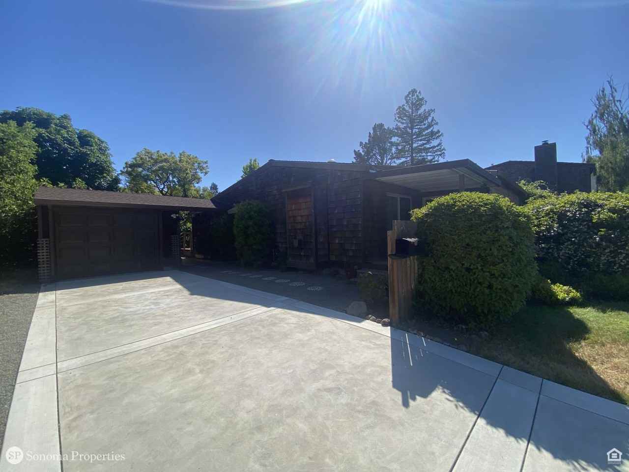 1451 Mission Dr - Photo 2 of 29