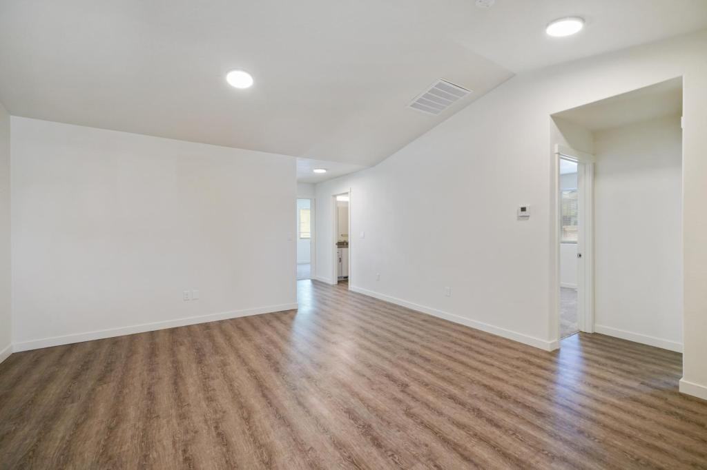 2347 W 11th Ave - Photo 3 of 13