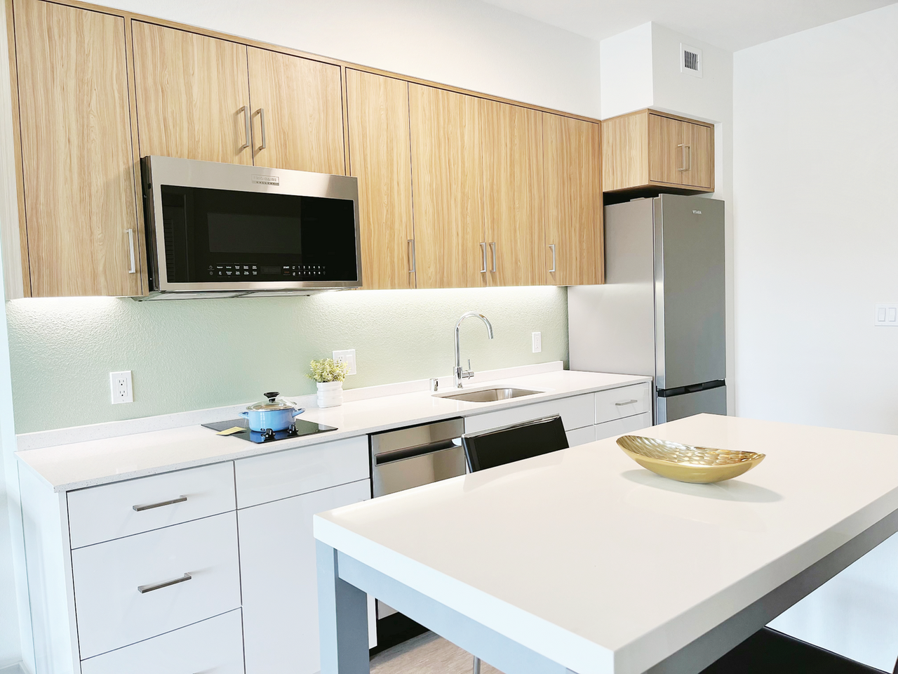 Secure Your Dream Home at RUMI – Fully Furnished Units with Stunning Views! - Photo 6 of 50