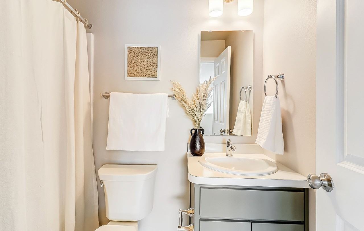 6754 72nd Ave S - Photo 4 of 48