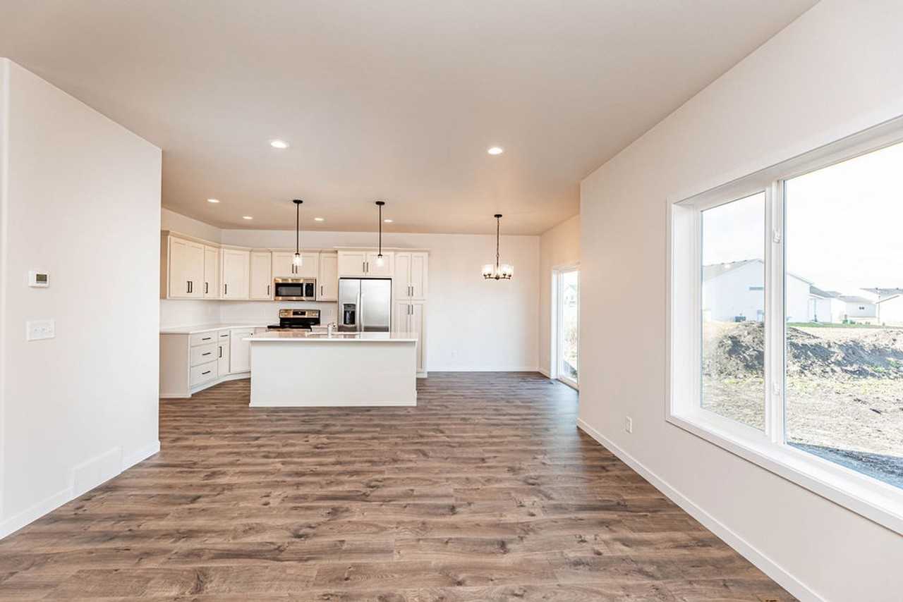 6729 71st Ave S - Photo 3 of 50