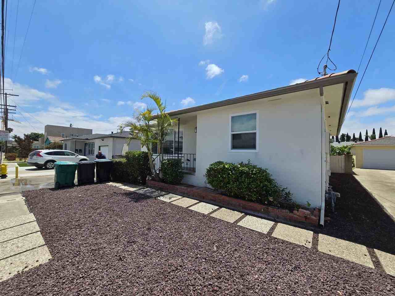 6263 Stewart St - Photo 4 of 19