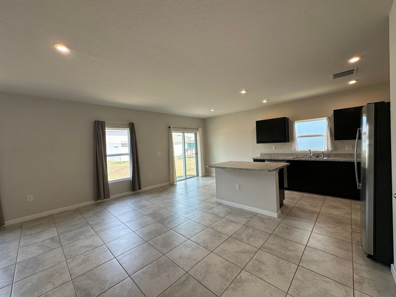 1113 Eagle Claw Ln - Photo 3 of 15