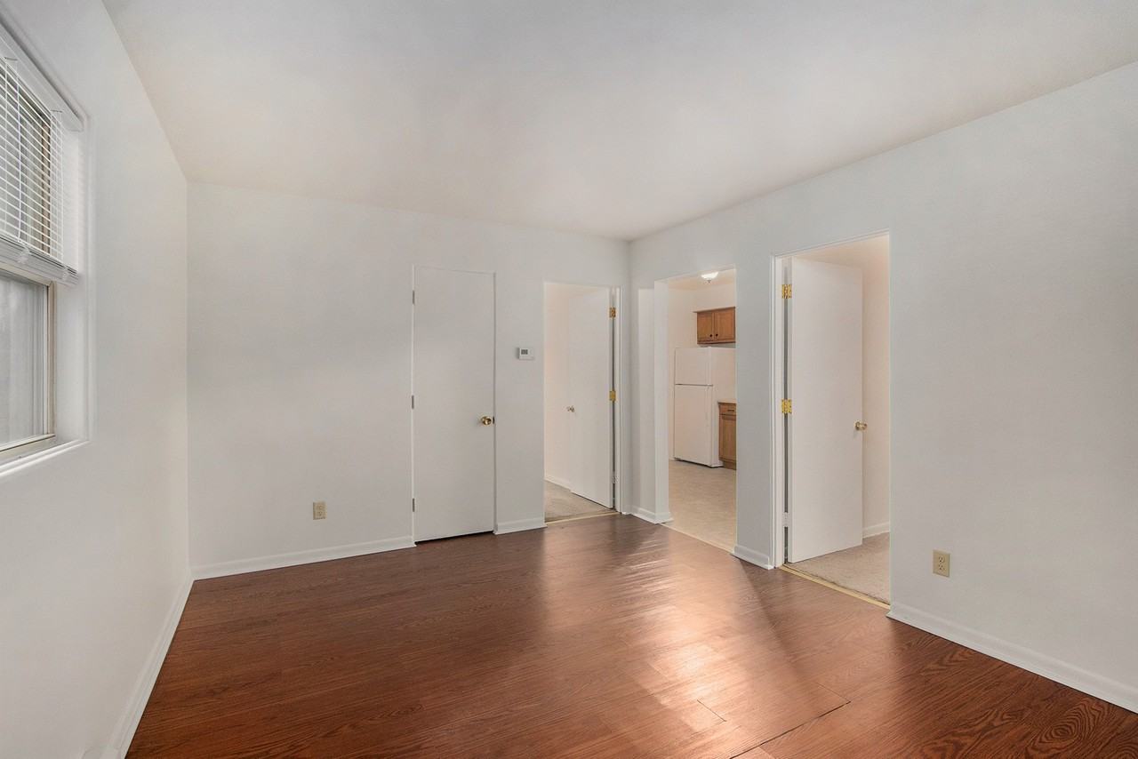 1524 Henson Ave #4 - Photo 2 of 18