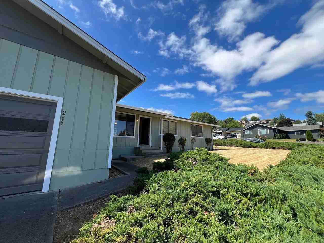 266 Chandler Dr - Photo 2 of 11