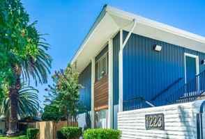 featured image of 1223 Stratford Cir