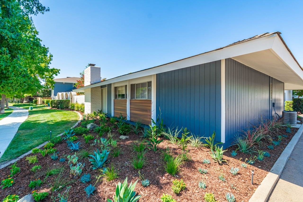 1223 Stratford Circle - Photo 4 of 23