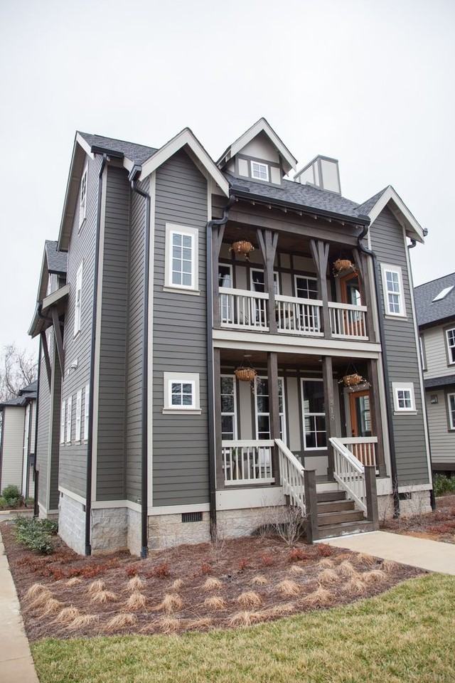 2818 Eastland Ave - Photo 2 of 32