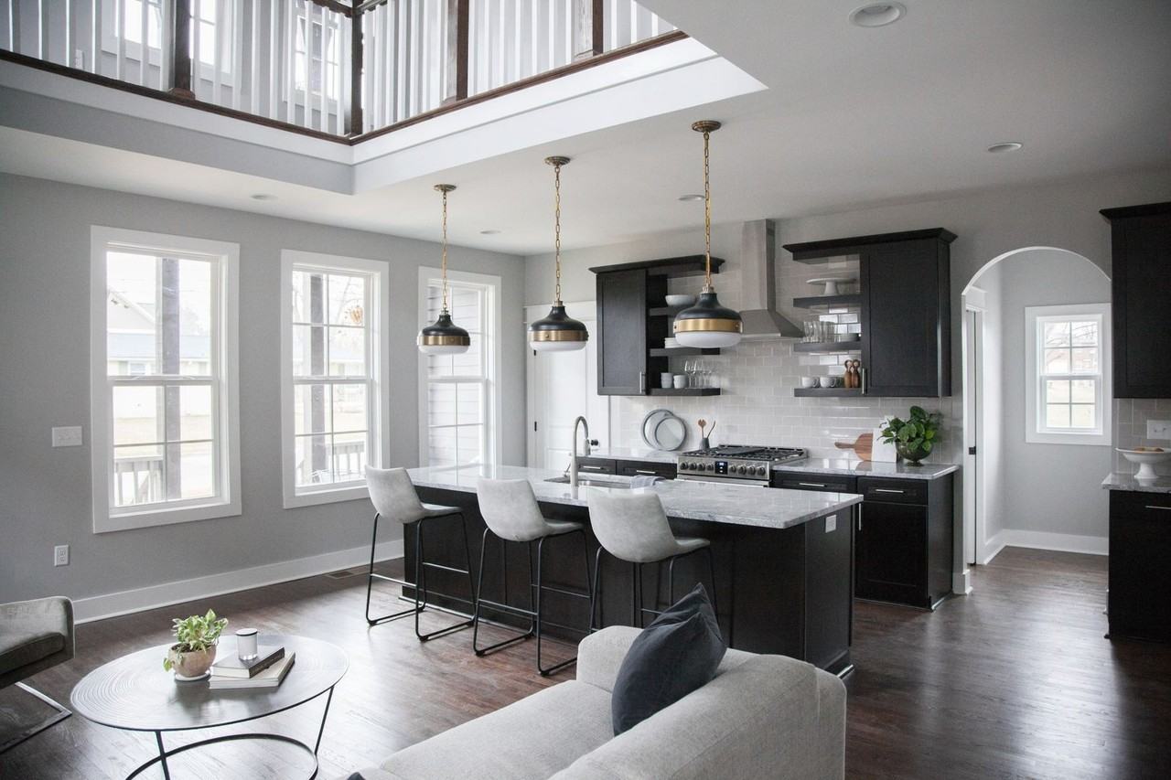 2818 Eastland Ave - Photo 4 of 32