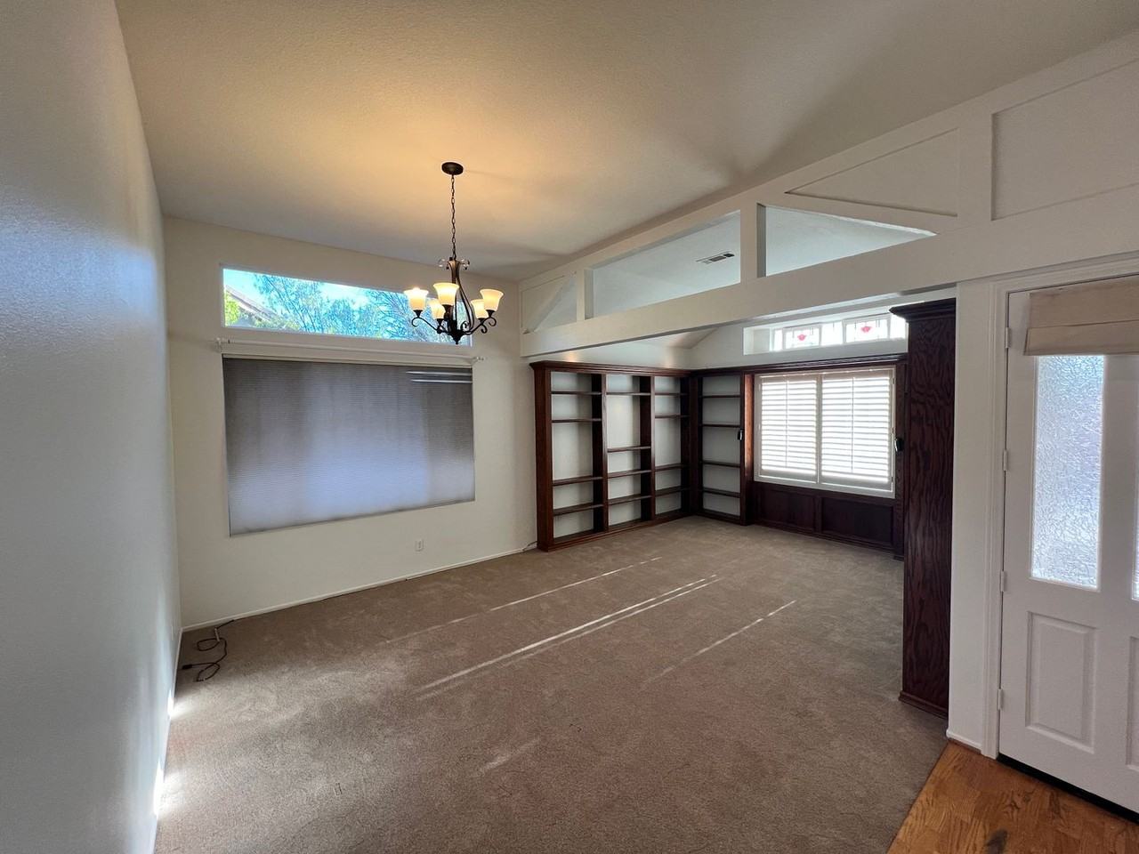 27155 Bidwell Ln - Photo 2 of 18