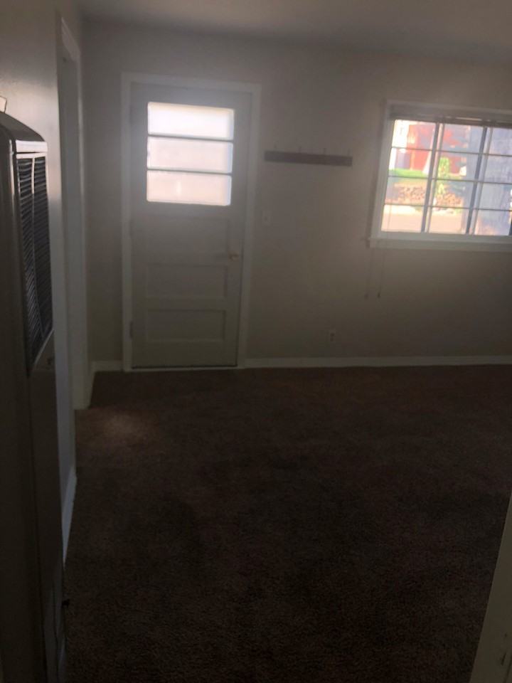 719 3rd St W - Photo 3 of 10