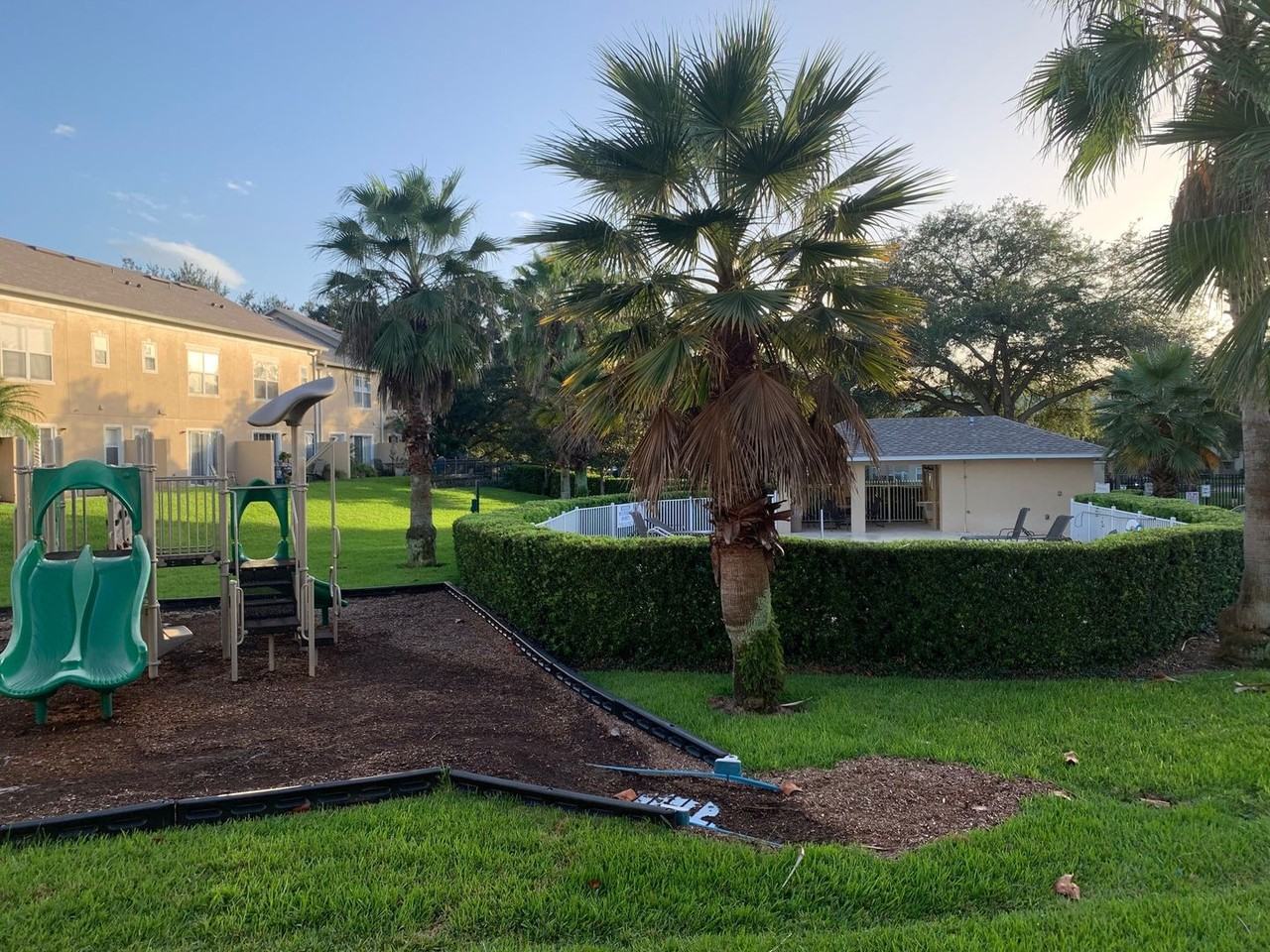 180 Sterling Springs Ln - Photo 3 of 32