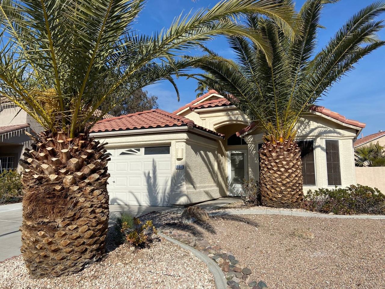 994 Trackers Glen Ave - Photo 3 of 33