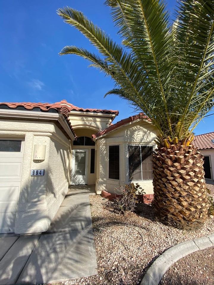 994 Trackers Glen Ave - Photo 4 of 33
