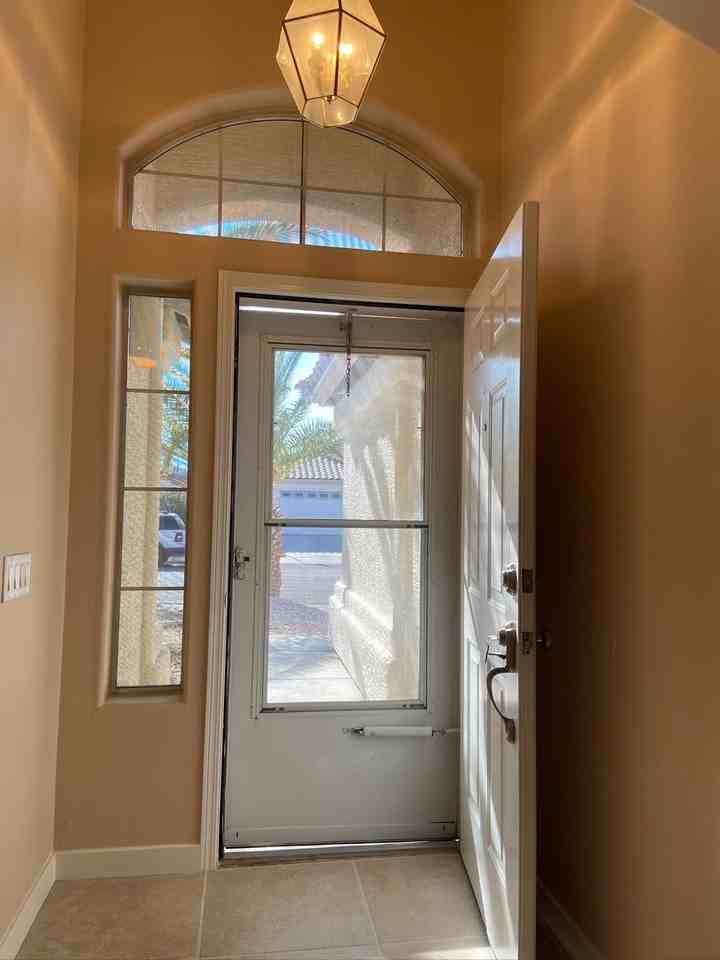 994 Trackers Glen Ave - Photo 5 of 33