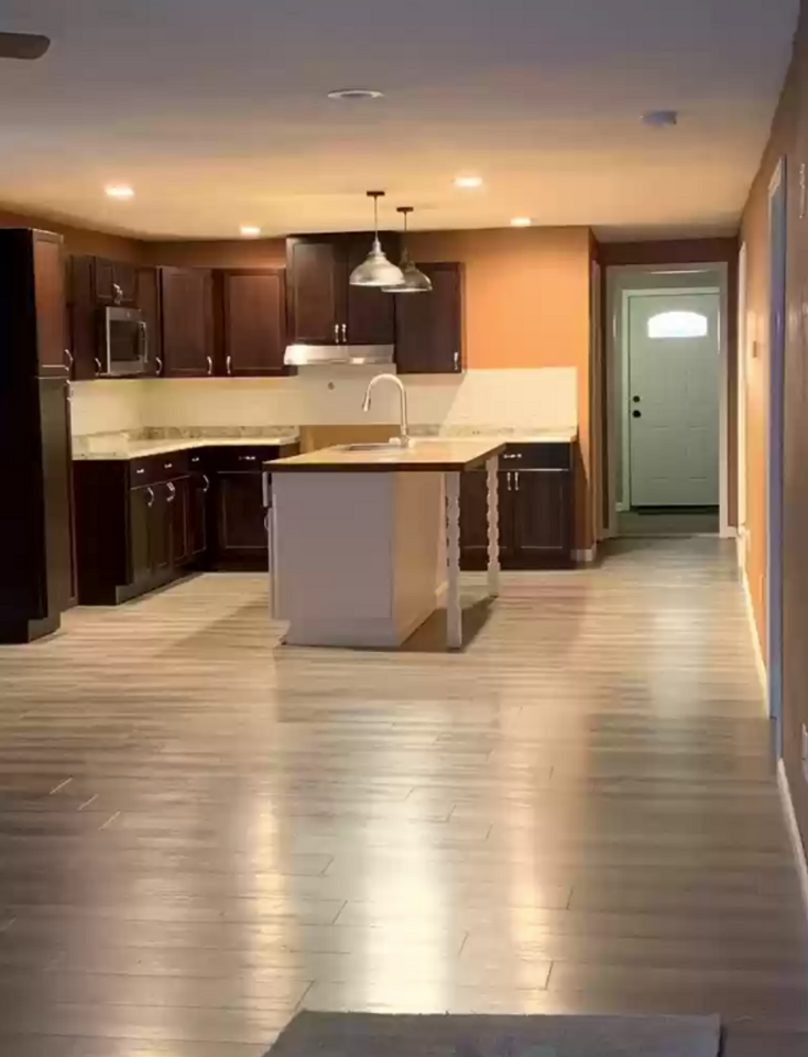 308 S Elm St - Photo 2 of 9
