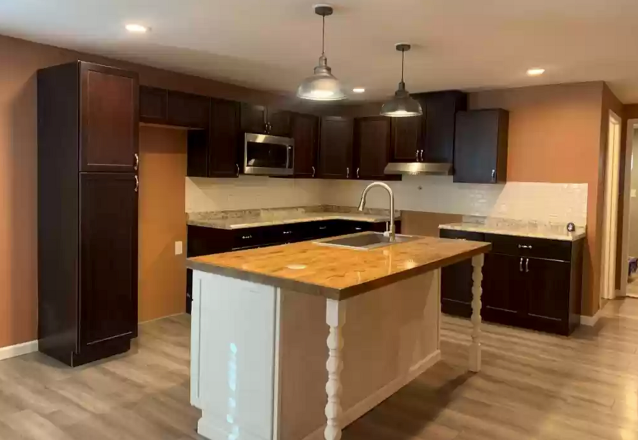 308 S Elm St - Photo 3 of 9