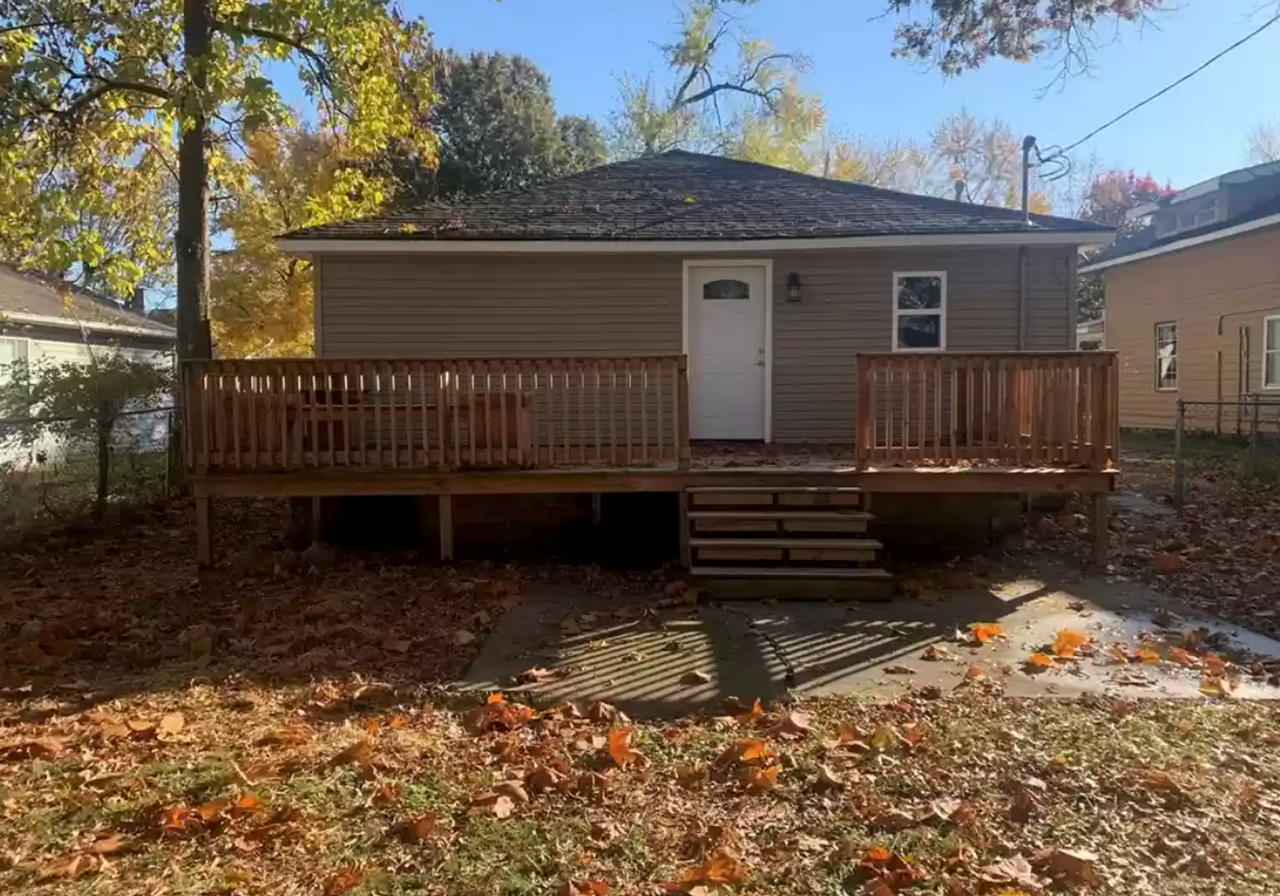 308 S Elm St - Photo 6 of 9