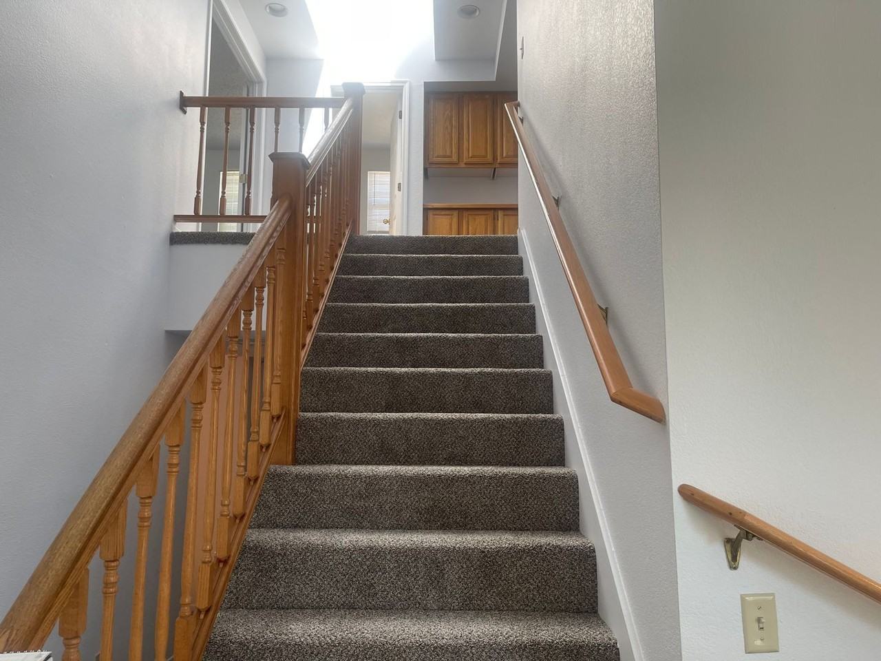 6061 Stonecreek Dr - Photo 4 of 23