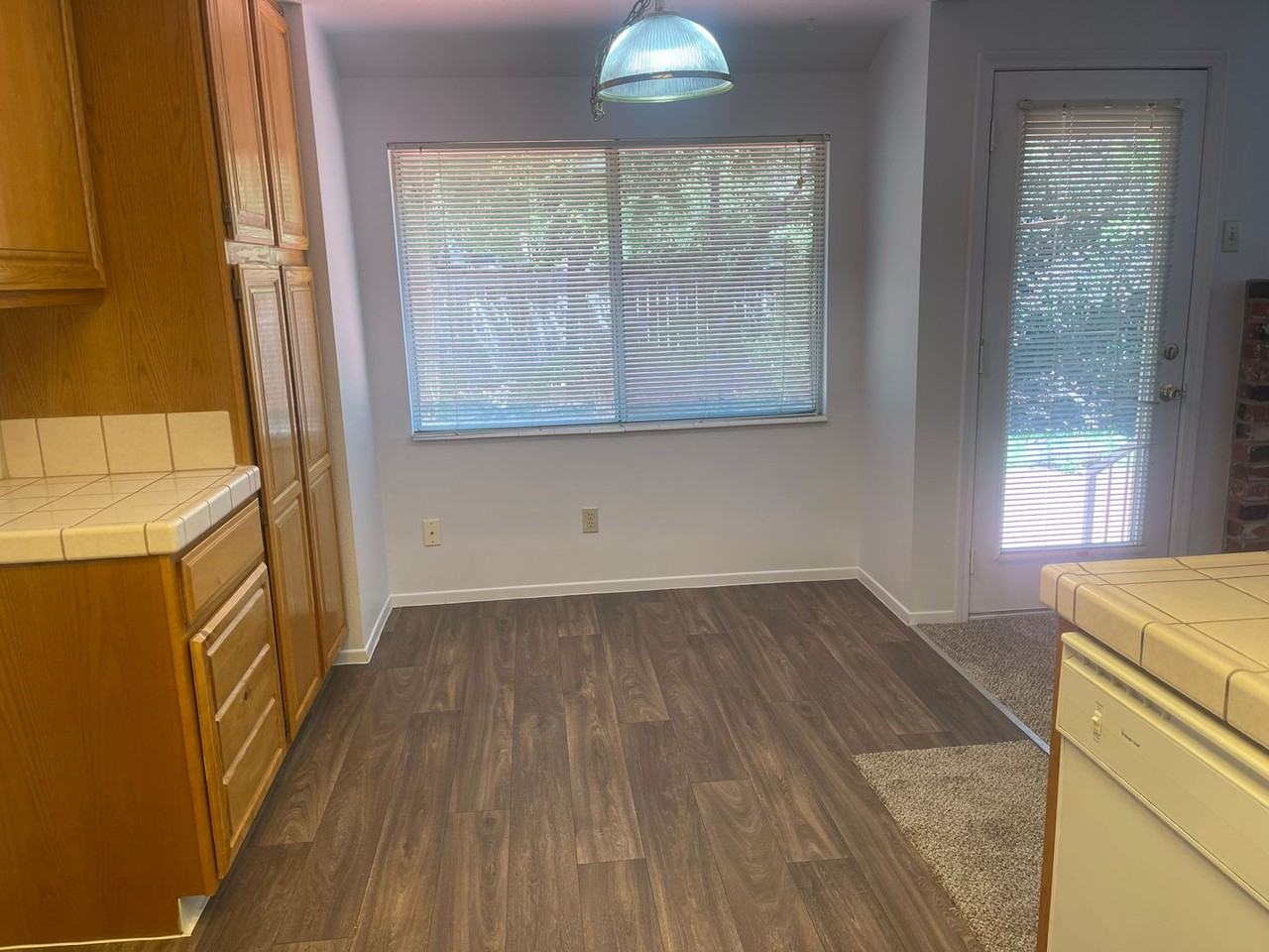6061 Stonecreek Dr - Photo 7 of 23