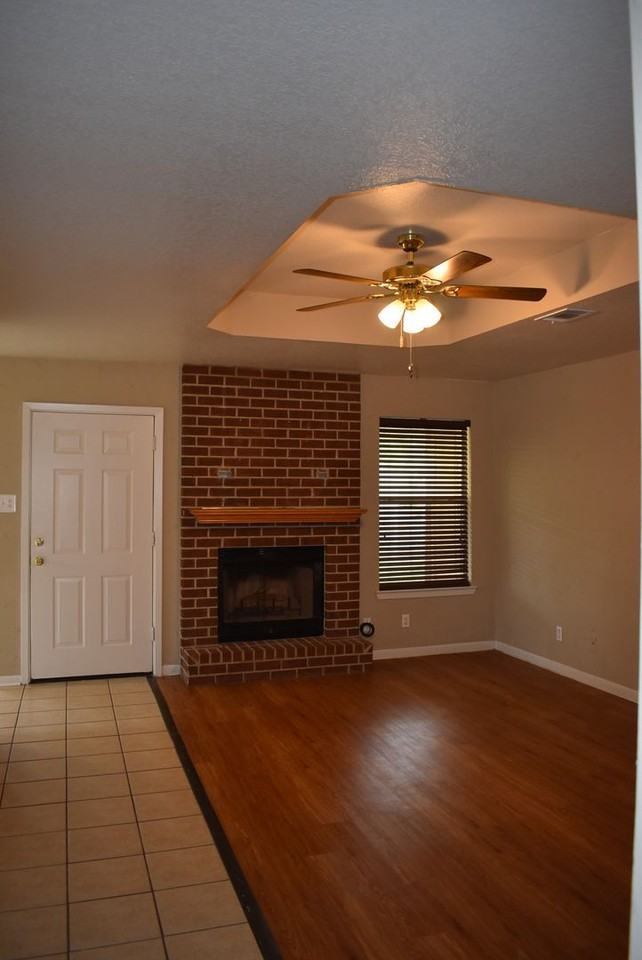 837 Lakeview Dr - Photo 2 of 22