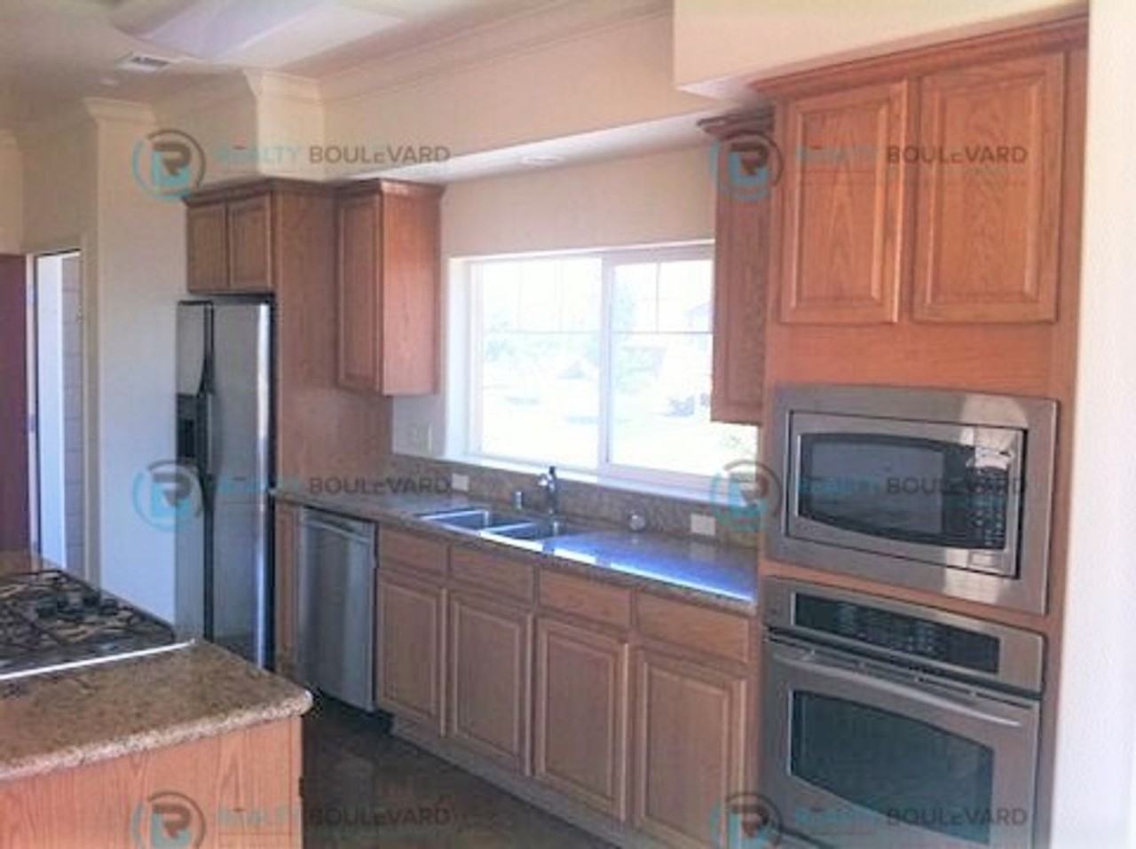 4007 Anthony James Ct - Photo 3 of 24