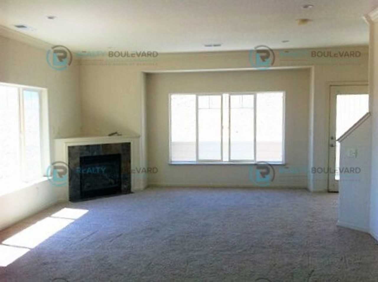 4007 Anthony James Ct - Photo 2 of 24