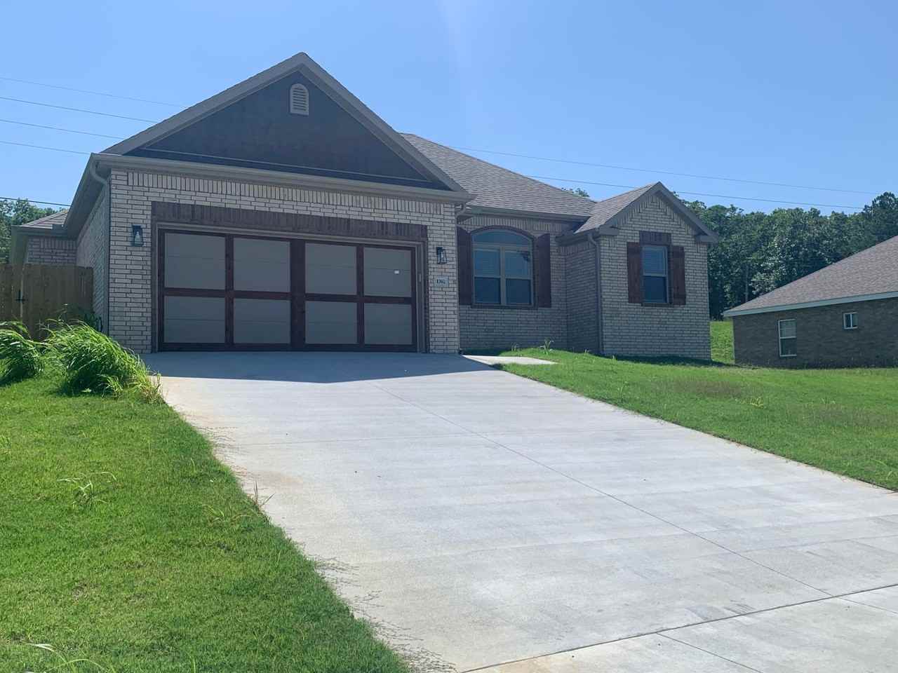 1302 Cupboard Trl - Photo 2 of 14