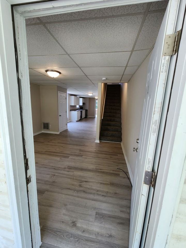 1342 N Broadway Ave #1 - Photo 5 of 35