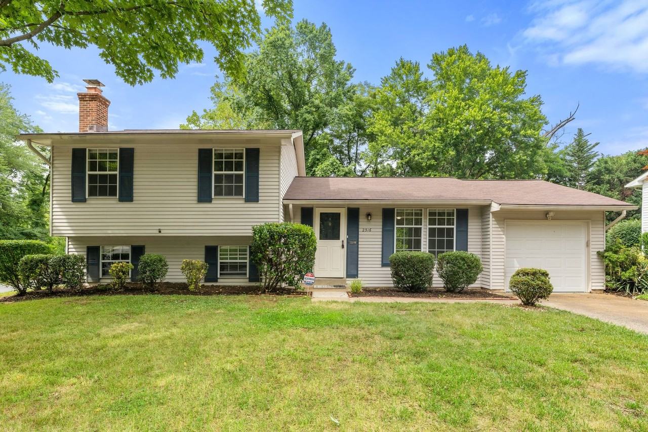 2516 Tabor Ct - Photo 3 of 39
