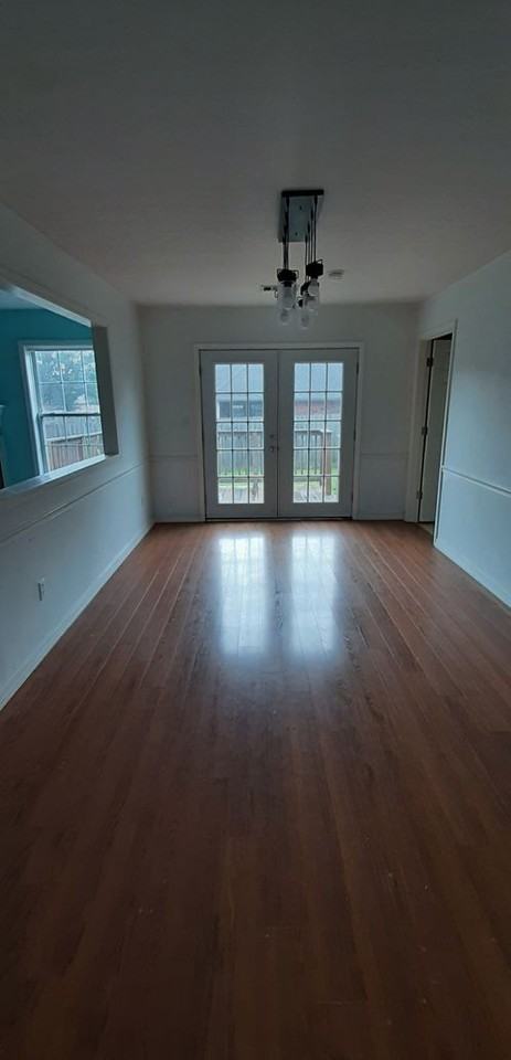 2305 Thomas Dr - Photo 3 of 26