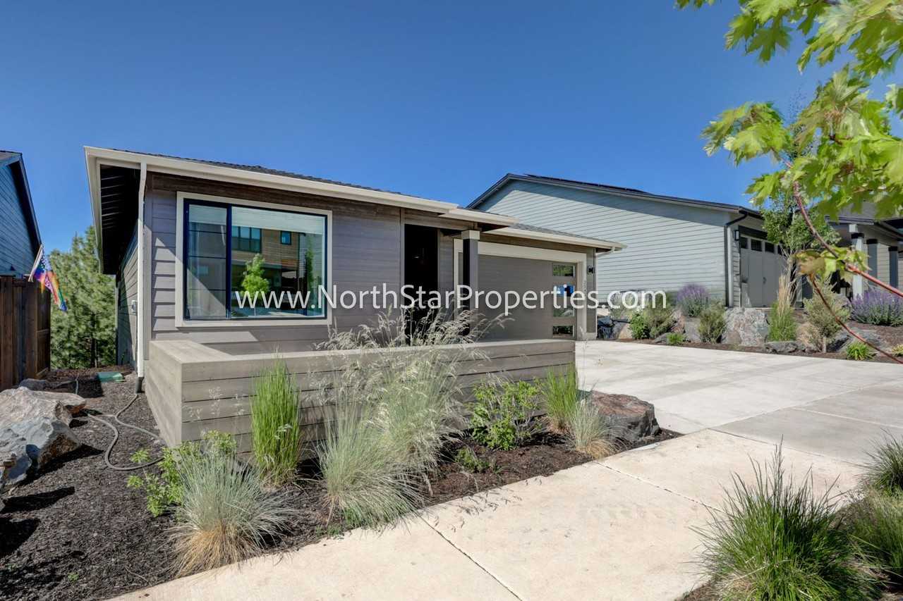 2542 Nw Marken St - Photo 3 of 35