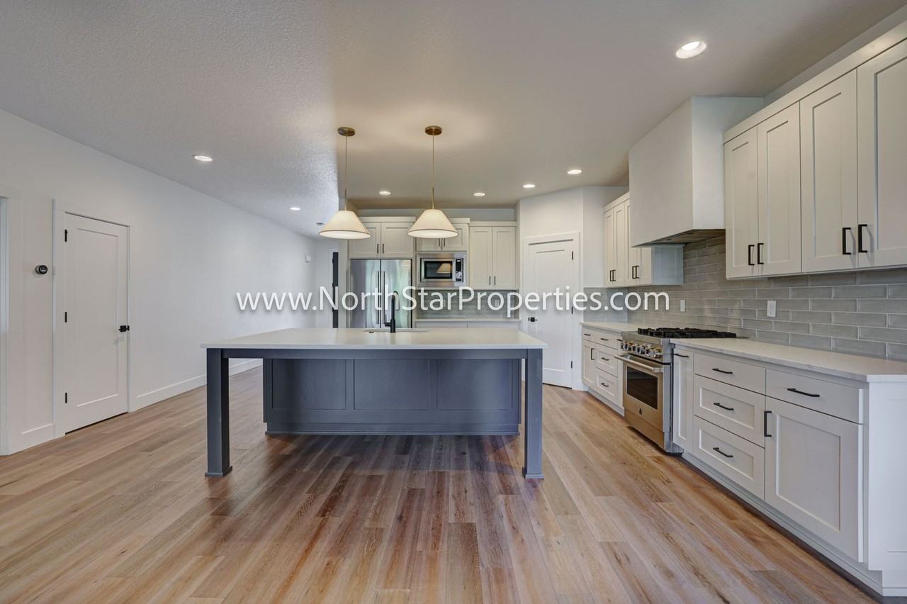 2542 Nw Marken St - Photo 6 of 35