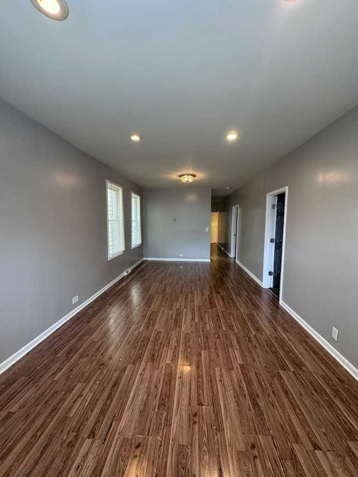 6610 S Seeley Ave - Photo 2 of 13