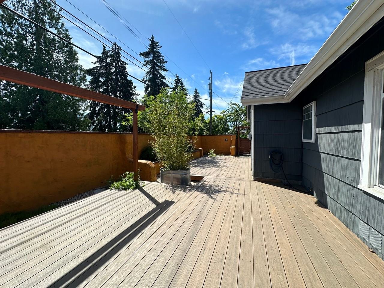 10007 35th Ave Sw - Photo 3 of 16