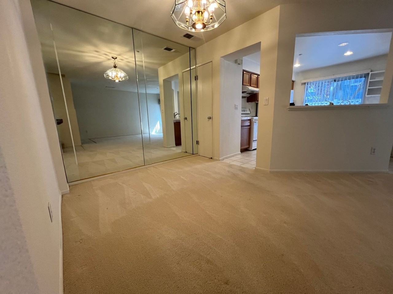 5620 Caprice Cmn - Photo 2 of 21