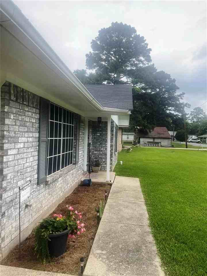 1107 Wagner St - Photo 3 of 27