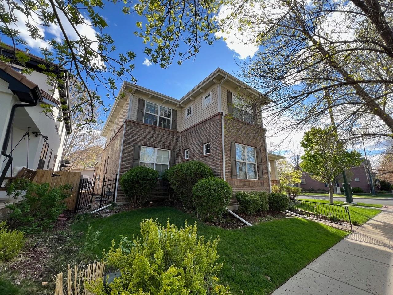 7904 E 9th Ave - Photo 2 of 38