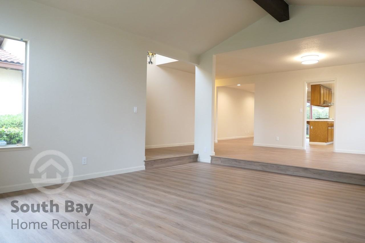 12227 Toluca Dr - Photo 4 of 21