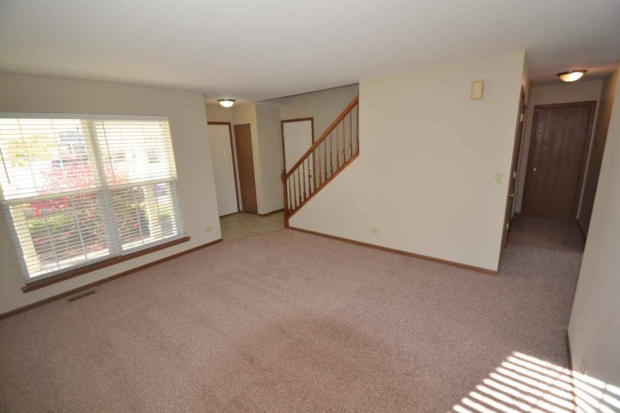 2321 N Periwinkle Way - Photo 3 of 10