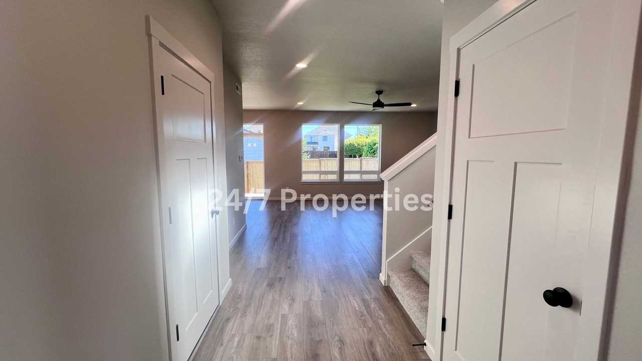 14612 Oregon Iris Way - Photo 2 of 46