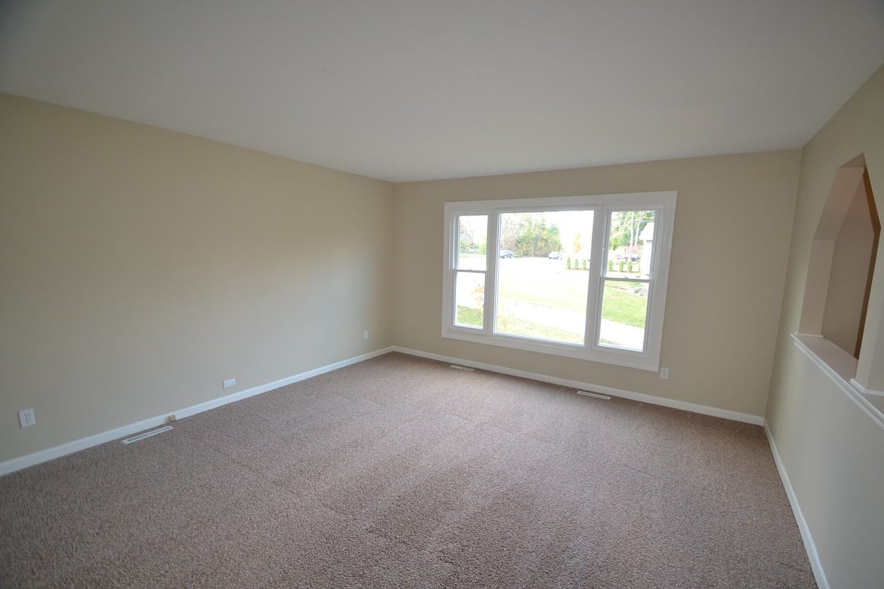 6122 Pleasant View Ln - Photo 3 of 9