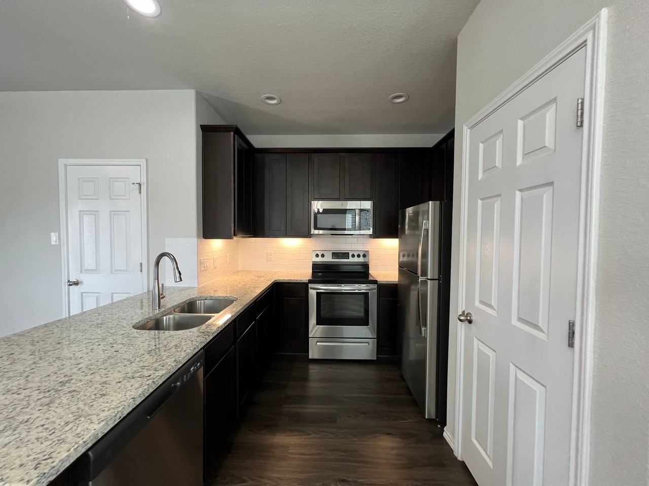 3403 Haylee Grace Pl - Photo 5 of 22
