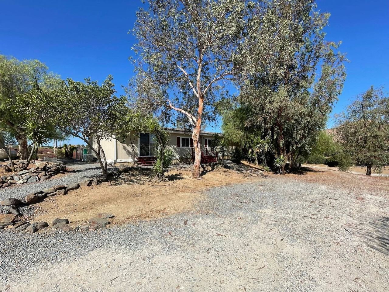 37650 Remuda Dr - Photo 2 of 29