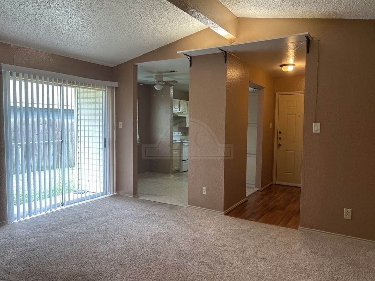 2212 Silverhill Dr - Photo 5 of 13