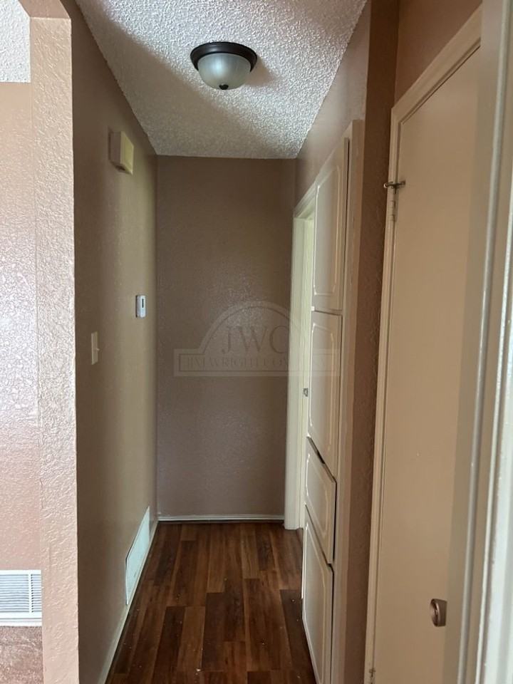 2212 Silverhill Dr - Photo 7 of 13