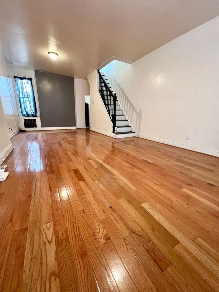 3438 N Bodine St - Photo 3 of 14