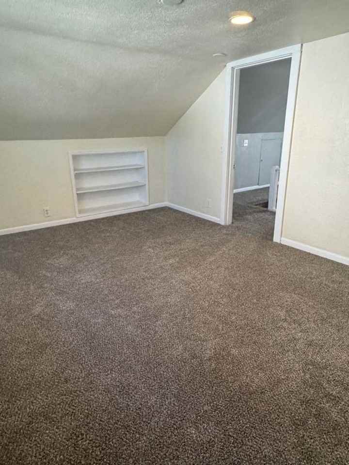 2306 E Mill Plain Blvd - Photo 6 of 48