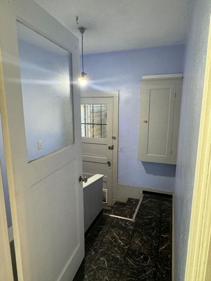 2306 E Mill Plain Blvd - Photo 7 of 48
